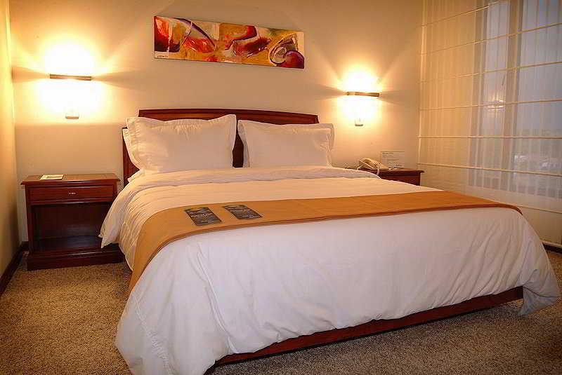 Hotel Nh Royal